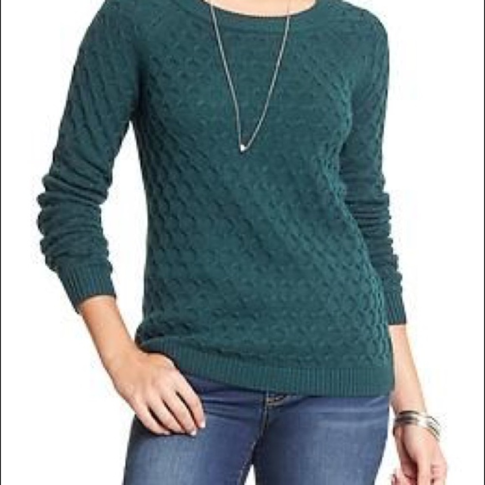 Cable knit green sweater